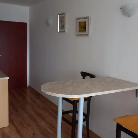 Studio Green House In Chateau 1 * אהלוי